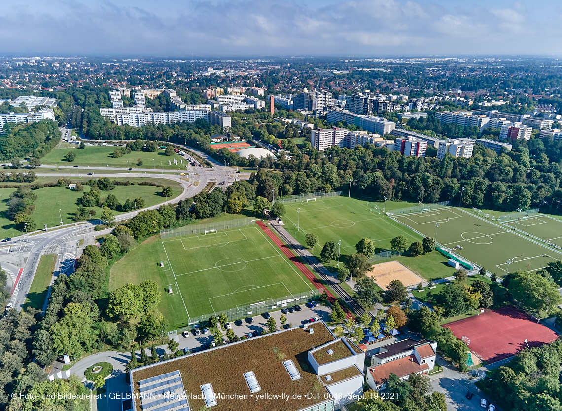 19.09.2021 - Rentenversicherung - SVN-Sportanlage, Sportanlage Perlach-Ost - Mittelschule Gerhard-Hauptmann-Ring in Neuperlach 